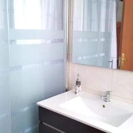 Apartamento De 3 En Con Magnificas Vistas A Las Mont... *
