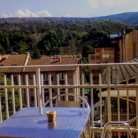 Apartamento De 3 En Con Magnificas Vistas A Las Mont...